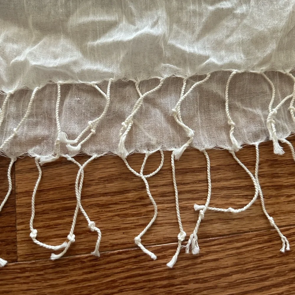 NWT Aeropostale Woman’s Solid White  Scarf, Embroidery & Fringe on both ends.